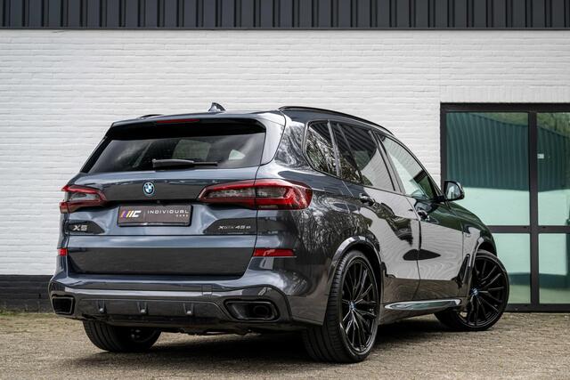 BMW X5 xDrive45e M-Sport 4-Wielsturing Individual B&W