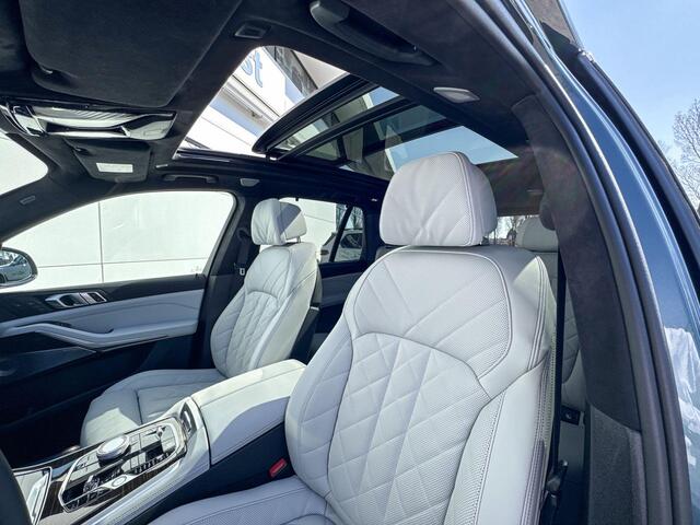 BMW X5 xDrive50e Launch Edition