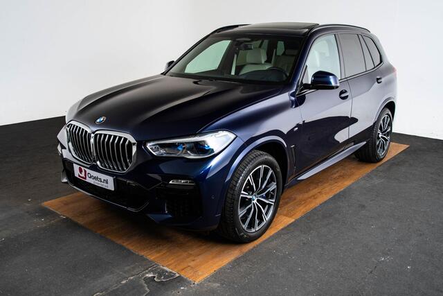 BMW X5 xDrive30d High Executive m Sport - Trekhaak - Panoramadak - Parking/driving Assistant - Head Up - Harman Kardon - Comfort Access - Warmte Comfort Pack Voor - Interieurvoorverwarming - Getinte Ruiten -