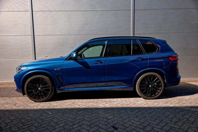 BMW X5 xDrive45e High Executive M-Sport, Stoelventilatie, 22" LM velgen, HUD, TH, enz