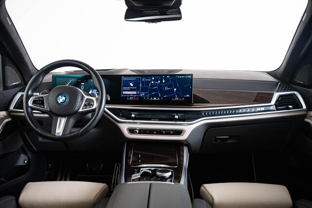 BMW X5 xDrive50e Launch Edition M Sport - Trekhaak - Panoramadak - Parking/Driving Assistant Professional - Active Protection - Harman Kardon - Comfort Access - Comfortstoelen - Stoelventilatie/massage - Warmte Comfort Pack -