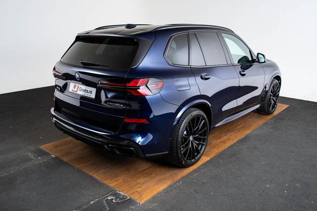 BMW X5 xDrive50e Launch Edition M Sport - Trekhaak - Panoramadak - Parking/Driving Assistant Professional - Active Protection - Harman Kardon - Comfort Access - Comfortstoelen - Stoelventilatie/massage - Warmte Comfort Pack -