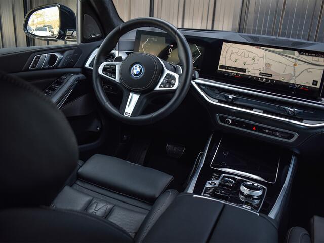 BMW X5 xDrive50e M-SPORT PRO | PANORAMADAK | M-STOELEN | ELEKTR. TREKHAAK | 360 CAMERA | HEAD UP | ALCANTARE HEMEL BEKL. | HARMAN KARDON | STOELVERWARMING V+A | AMBIANCE SFEERVERLICHTING | IONIC GLOW GRILLE