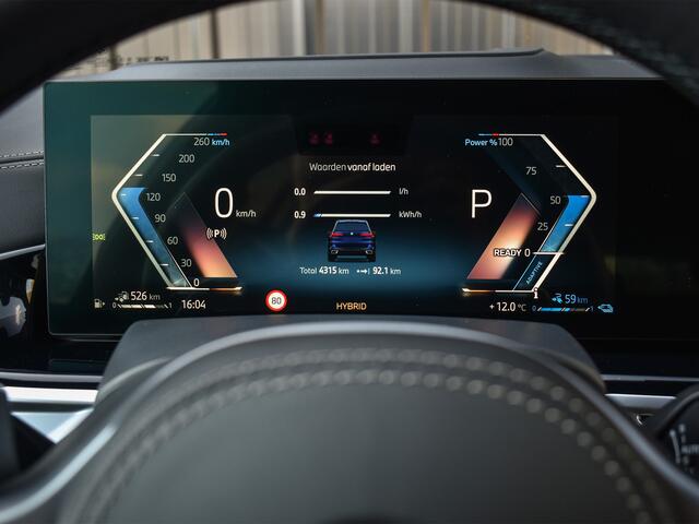 BMW X5 xDrive50e M-SPORT PRO | PANORAMADAK | M-STOELEN | ELEKTR. TREKHAAK | 360 CAMERA | HEAD UP | ALCANTARE HEMEL BEKL. | HARMAN KARDON | STOELVERWARMING V+A | AMBIANCE SFEERVERLICHTING | IONIC GLOW GRILLE