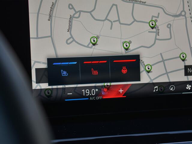 BMW X5 xDrive50e M-SPORT PRO | PANORAMADAK | M-STOELEN | ELEKTR. TREKHAAK | 360 CAMERA | HEAD UP | ALCANTARE HEMEL BEKL. | HARMAN KARDON | STOELVERWARMING V+A | AMBIANCE SFEERVERLICHTING | IONIC GLOW GRILLE