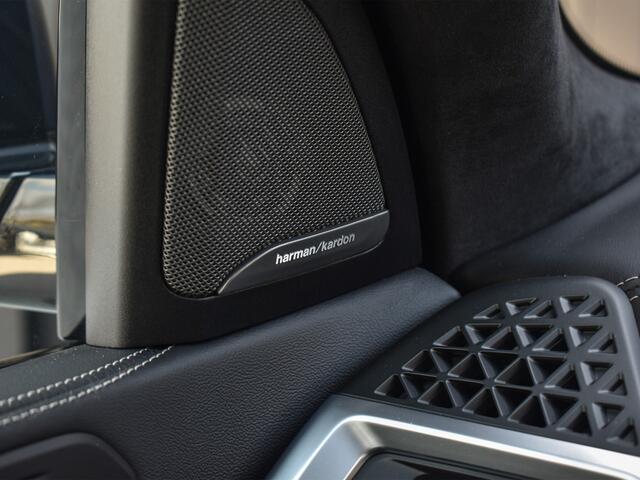 BMW X5 xDrive50e M-SPORT PRO | PANORAMADAK | M-STOELEN | ELEKTR. TREKHAAK | 360 CAMERA | HEAD UP | ALCANTARE HEMEL BEKL. | HARMAN KARDON | STOELVERWARMING V+A | AMBIANCE SFEERVERLICHTING | IONIC GLOW GRILLE