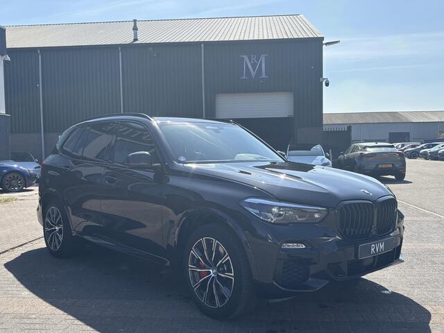 BMW X5 45e M Sport VAN ¤49.900,- VOOR ¤47.440,- UW LENTEVOORDEEL: ¤2.460,- | ACTIVE CRUISE | MEMORY SEAT | HEAD UP