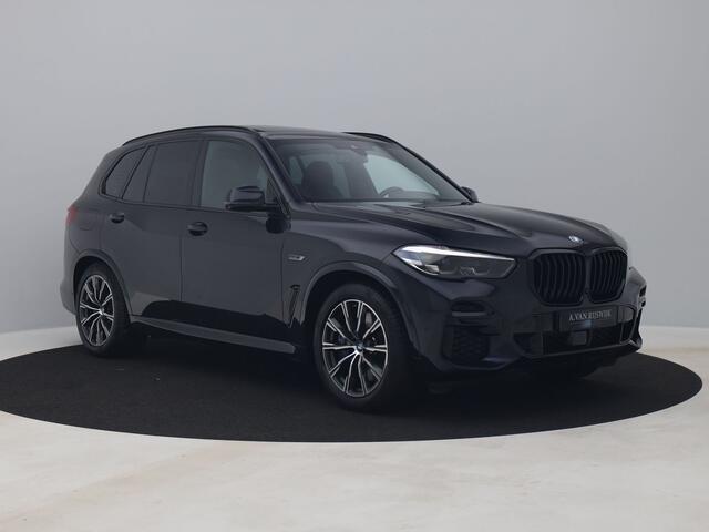 BMW X5 xDrive45e High Executive M-Sport | PANO | 360° | ADAPTIVE | HUD | LUCHTVERING | STOELVERW.