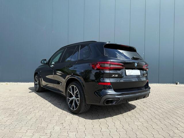 BMW X5 xDrive45e M-sport / pano / tr.hk / HUD