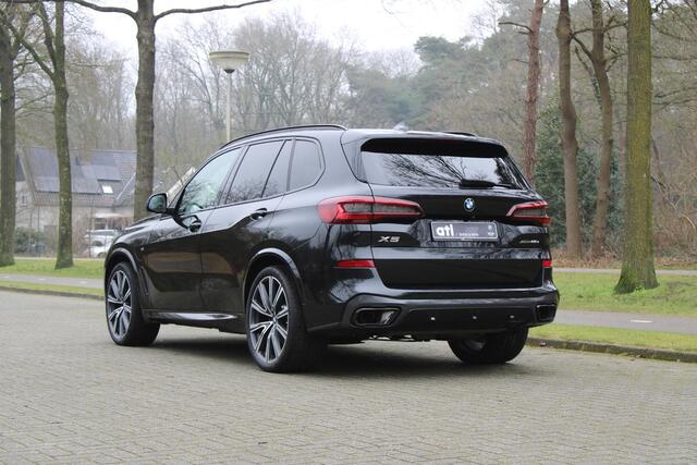 BMW X5 xDrive45e High Executive 22 inch, M-Sportpakket, Head up display, Panoramadak, Harman Kardon, Stoelventilatie, Comfortstoelen met memory, Niveauregeling 2 assen, Grootlichtassistent, Parkeerhulpsysteem Plus, Navigatie Professional, Achteruitrijcamera, Gro
