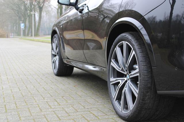 BMW X5 xDrive45e High Executive 22 inch, M-Sportpakket, Head up display, Panoramadak, Harman Kardon, Stoelventilatie, Comfortstoelen met memory, Niveauregeling 2 assen, Grootlichtassistent, Parkeerhulpsysteem Plus, Navigatie Professional, Achteruitrijcamera, Gro