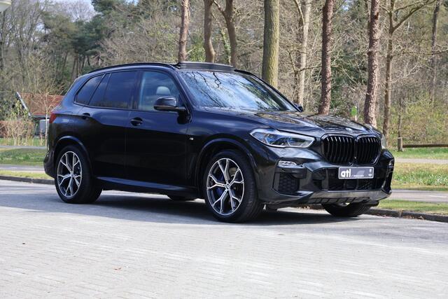 BMW X5 xDrive45e High Executive M-Sportpakket, Panoramadak Sky Lounge, Head up display, Leder Ind. Merino, Soft Close, Harman Kardon, Laserlicht, Parkeerhulpsysteem Plus, DAB, Niveuregling 2 assen, Elektrische Trekhaak, Stoelverwarming voor en achter, 360 graden