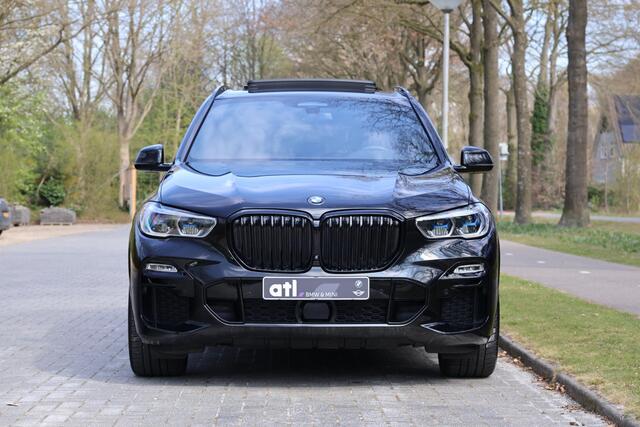 BMW X5 xDrive45e High Executive M-Sportpakket, Panoramadak Sky Lounge, Head up display, Leder Ind. Merino, Soft Close, Harman Kardon, Laserlicht, Parkeerhulpsysteem Plus, DAB, Niveuregling 2 assen, Elektrische Trekhaak, Stoelverwarming voor en achter, 360 graden