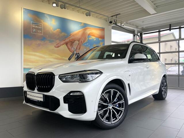 BMW X5 xDrive45e M-SPORT ** LED, NAVI+, LEDER, PANORAMA, ACC, HuD, H&K SOUND ** 1e EIG -UNFALLFREI ** ** INFORMEER OOK NAAR ONZE AANTREKKELIJKE FINANCIAL-LEASE TARIEVEN **