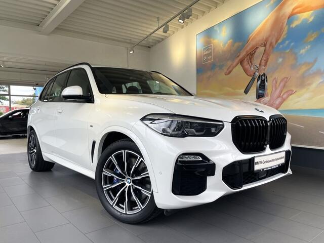 BMW X5 xDrive45e M-SPORT ** LED, NAVI+, LEDER, PANORAMA, ACC, HuD, H&K SOUND ** 1e EIG -UNFALLFREI ** ** INFORMEER OOK NAAR ONZE AANTREKKELIJKE FINANCIAL-LEASE TARIEVEN **