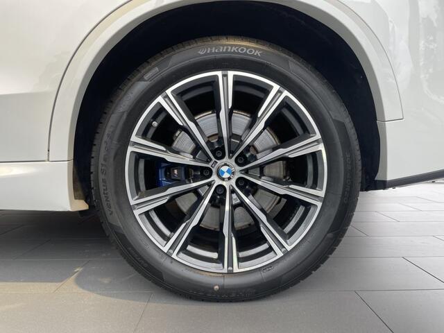 BMW X5 xDrive45e M-SPORT ** LED, NAVI+, LEDER, PANORAMA, ACC, HuD, H&K SOUND ** 1e EIG -UNFALLFREI ** ** INFORMEER OOK NAAR ONZE AANTREKKELIJKE FINANCIAL-LEASE TARIEVEN **