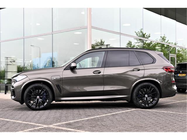 BMW X5 xDrive45e High Executive M Sport Automaat / Panoramadak / Trekhaak / Laserlight / Sportstoelen / Head-Up / Gesture Control / Parking Assistant Plus / Comfort Access