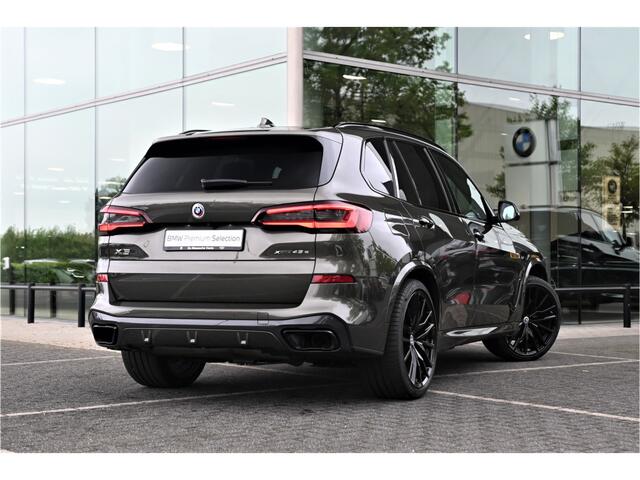 BMW X5 xDrive45e High Executive M Sport Automaat / Panoramadak / Trekhaak / Laserlight / Sportstoelen / Head-Up / Gesture Control / Parking Assistant Plus / Comfort Access
