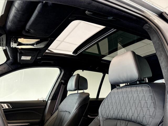 BMW X5 xDrive50e High Executive | M Sport | Glazen Panoramadak | Massagestoelen | Harman Kardon | Trekhaak |