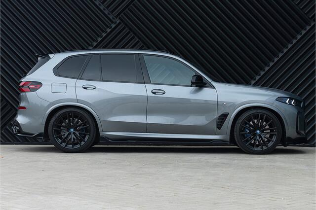 BMW X5 xDrive50e LCI M-Sport Pro Fabrieksgarantie M Stoelen Pano Softcl. Stoelvent. Acc Head up H/K Carbon 360 Keyless Trekhaak