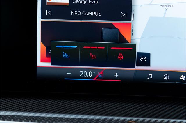 BMW X5 xDrive50e LCI M-Sport Pro Fabrieksgarantie M Stoelen Pano Softcl. Stoelvent. Acc Head up H/K Carbon 360 Keyless Trekhaak