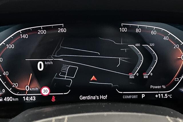 BMW X5 xDrive40i High Executive Automaat | Elektrisch glazen panoramadak | Adaptieve cruise control | Lederen bekleding | LED verlichting