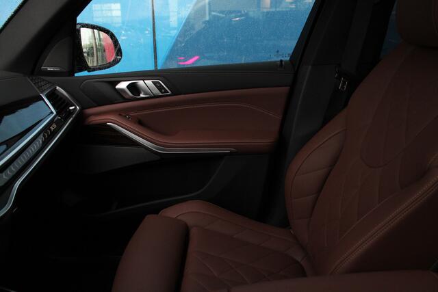 BMW X5 xDrive50e High Executive M Sport Automaat / Panoramadak / Trekhaak / Sportstoelen / Soft-Close / Adaptieve LED / Parking Assistant Professional / Gesture Control