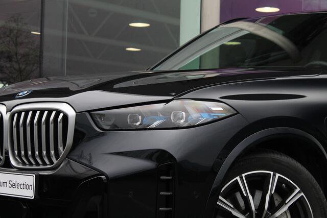 BMW X5 xDrive50e High Executive M Sport Automaat / Panoramadak / Trekhaak / Sportstoelen / Soft-Close / Adaptieve LED / Parking Assistant Professional / Gesture Control