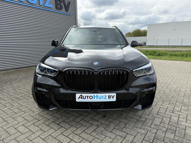 BMW X5 xDrive45e High Executive M Sport Trekhaak Panoramadak Laser Licht Carplay 22 Inch Comfortzetels ACC 4 Wiel besturing Harman-Kardon Sound Innovatie-pakket Keyless Entry