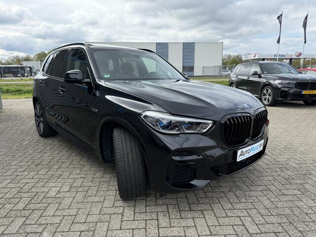 BMW X5 xDrive45e High Executive M Sport Trekhaak Panoramadak Laser Licht Carplay 22 Inch Comfortzetels ACC 4 Wiel besturing Harman-Kardon Sound Innovatie-pakket Keyless Entry
