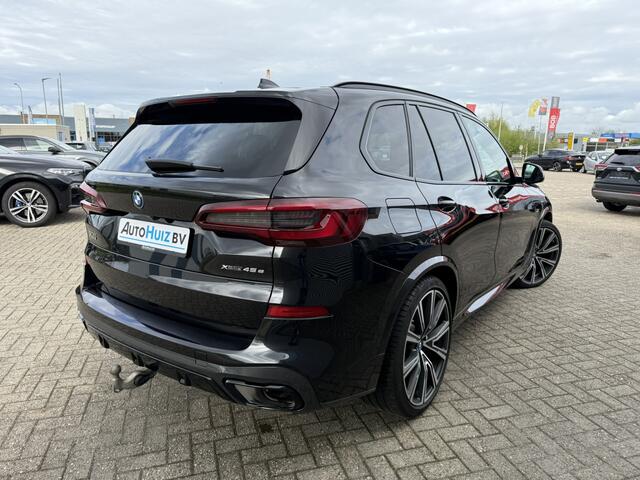 BMW X5 xDrive45e High Executive M Sport Trekhaak Panoramadak Laser Licht Carplay 22 Inch Comfortzetels ACC 4 Wiel besturing Harman-Kardon Sound Innovatie-pakket Keyless Entry