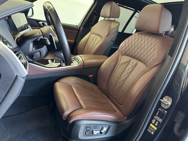 BMW X5 xDrive45e M-SPORT ** LASER, NAVI+, BRUIN LEDER, PANORAMA, ACC, HuD, 20-inch LMV, 4 wiel besturing ** UNFALLFREI ** ** INFORMEER OOK NAAR ONZE AANTREKKELIJKE FINANCIAL-LEASE TARIEVEN **