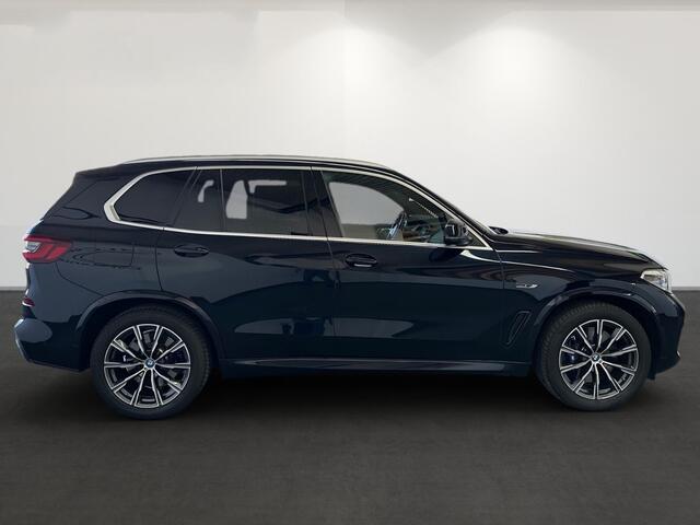BMW X5 xDrive45e M-SPORT ** LASER, NAVI+, BRUIN LEDER, PANORAMA, ACC, HuD, 20-inch LMV, 4 wiel besturing ** UNFALLFREI ** ** INFORMEER OOK NAAR ONZE AANTREKKELIJKE FINANCIAL-LEASE TARIEVEN **