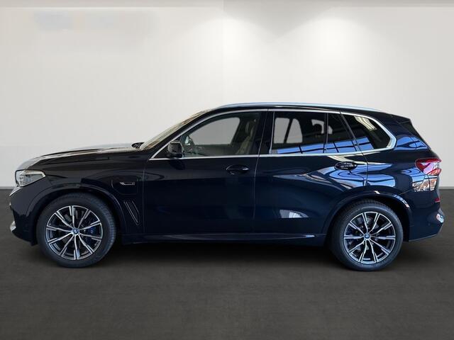 BMW X5 xDrive45e M-SPORT ** LASER, NAVI+, BRUIN LEDER, PANORAMA, ACC, HuD, 20-inch LMV, 4 wiel besturing ** UNFALLFREI ** ** INFORMEER OOK NAAR ONZE AANTREKKELIJKE FINANCIAL-LEASE TARIEVEN **