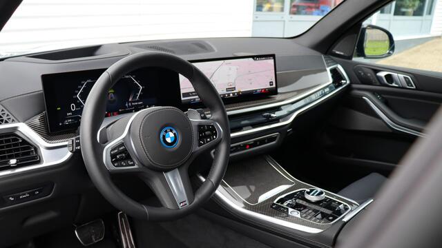 BMW X5 xDrive50e M-Sport Pro | Sky Lounge | Massage | Panoramadak | Soft-Close | Head-up | Carbon | Stoelventilatie