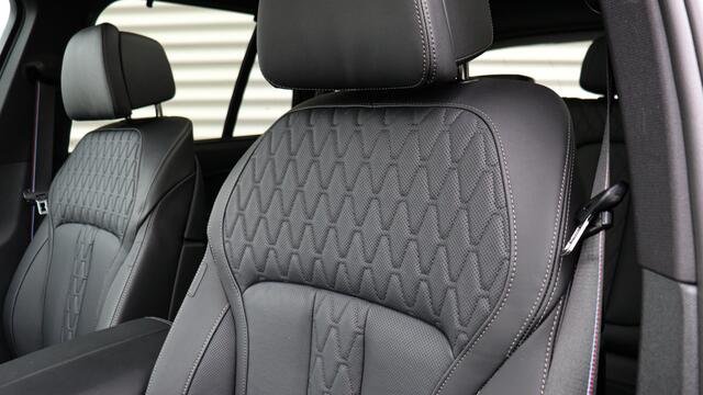 BMW X5 xDrive50e M-Sport Pro | Sky Lounge | Massage | Panoramadak | Soft-Close | Head-up | Carbon | Stoelventilatie