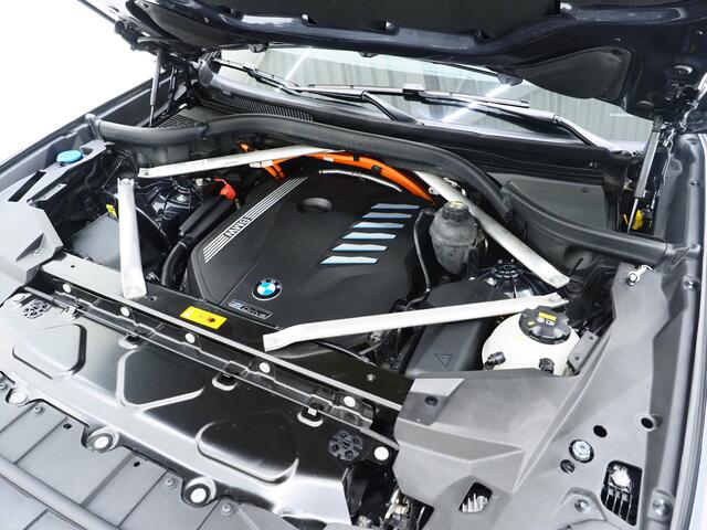 BMW X5 xDrive45e High Executive | Panoramadak | Luchtvering | Adaptive Cruise | Keyless | Camera