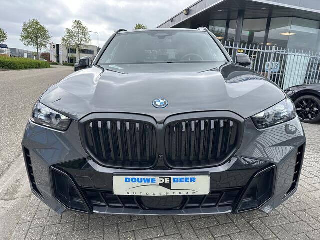 BMW X5 xDrive 50e M sport Pro Dravit Grau | Iconic Glow | Comfort Stoelen | Trekhaak | Stoel Ventilatie | Softclose