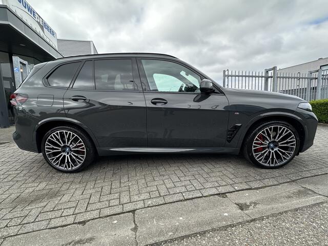 BMW X5 xDrive 50e M sport Pro Dravit Grau | Iconic Glow | Comfort Stoelen | Trekhaak | Stoel Ventilatie | Softclose
