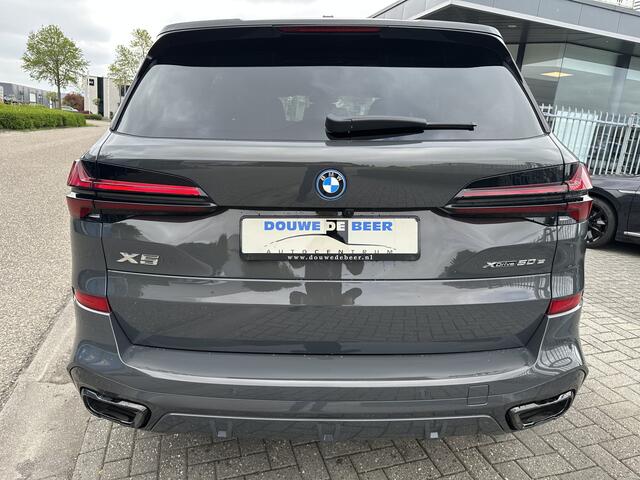 BMW X5 xDrive 50e M sport Pro Dravit Grau | Iconic Glow | Comfort Stoelen | Trekhaak | Stoel Ventilatie | Softclose