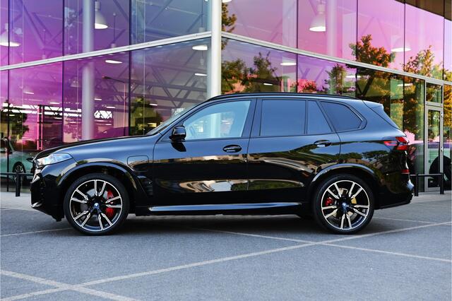 BMW X5 xDrive50e High Executive M Sport Automaat / Panoramadak / Trekhaak / Massagefunctie / Parking Assistant Professional / Adaptieve LED / Comfort Access / Gesture Control