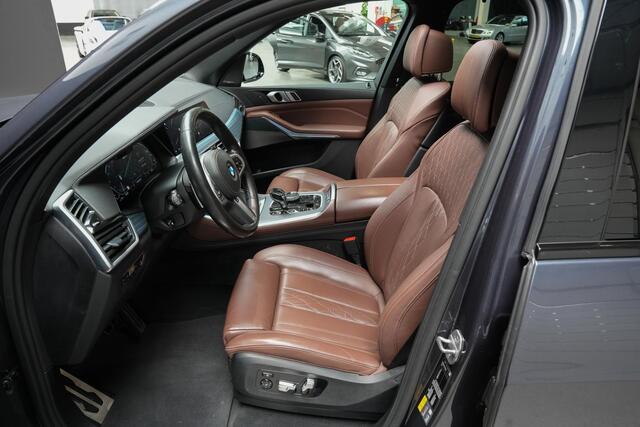 BMW X5 45e xDrive 395pk High Executive |M-pakket|schuif/kantel dak|Harman&Kardon|luchtvering|luxe lederen bekleding|memory|360 camera|Apple Carplay|HUD|virtual cockpit|blind spot|22" lichtmetalen velgen|