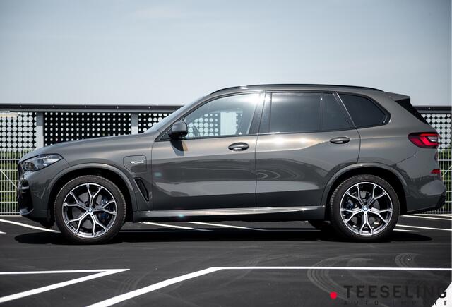 BMW X5 xDrive45e High Executive | GRATIS ONDERHOUD | Carbon | SkyLounge