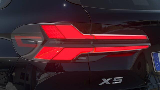BMW X5 xDrive50e High Executive M Sport Automaat / Panoramadak / Trekhaak / Soft-Close / Massagefunctie / Stoelventilatie / Comfort Access / Active Steering / Adaptieve LED / Parking Assistant Professional / Harman Kardon