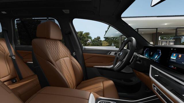 BMW X5 xDrive50e High Executive M Sport Automaat / Panoramadak Sky Lounge / Trekhaak / Massagefunctie / Bowers & Wilkins / Soft-Close / Parking Assistant Professional / Adaptieve LED
