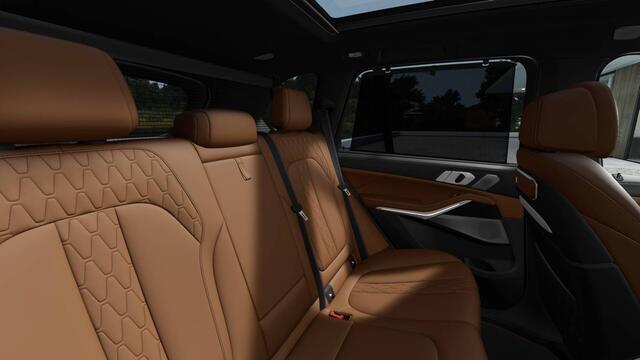 BMW X5 xDrive50e High Executive M Sport Automaat / Panoramadak Sky Lounge / Trekhaak / Massagefunctie / Bowers & Wilkins / Soft-Close / Parking Assistant Professional / Adaptieve LED