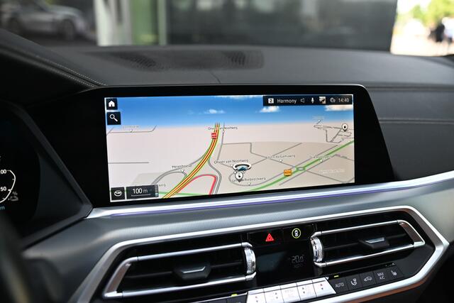 BMW X5 xDrive45e High Executive M Sport Automaat / Panoramadak / Trekhaak / Laserlight / Achteruitrijcamera / Sportstoelen / Comfort Access / Active Cruise Control