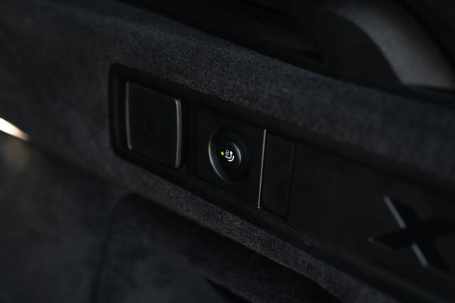 BMW X5 xDrive45e High Executive M Sport Automaat / Panoramadak / Trekhaak / Laserlight / Achteruitrijcamera / Sportstoelen / Comfort Access / Active Cruise Control