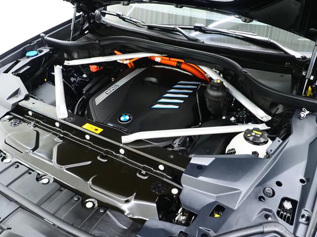 BMW X5 xDrive45e M-Sport Shadow | Panoramadak | LaserLED | Nightvision | Luchtvering | 360 | Trekhaak