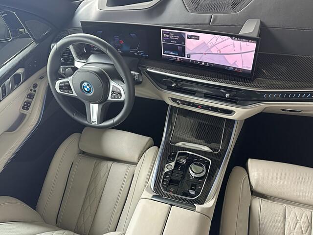 BMW X5 50e M-Sport Pro Performance | 360 View | Massage & Ventilatie | ACC | Individual Leder | Pano | Head-Up | 4-Zone Clima | 22'' | Stoelverwarming V+A | Laser-LED | 2x Memory | Keyless-Entry | Trekhaak | Comfortstoelen | Beker Koeling+Verwarming | Stuurverwa